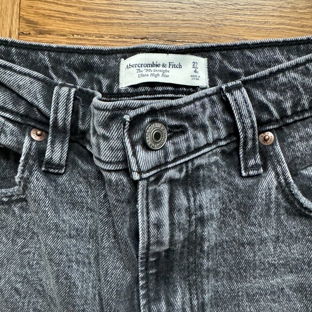 A&F Ultra High Rise 90s Straight Jean - Picture 3 of 5